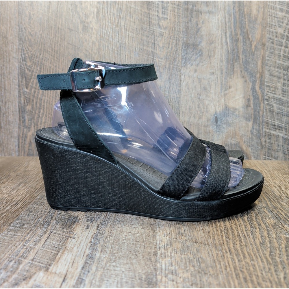 Crocs Leigh II Sandals Womens Sz 9 Black Ankle Strap Buckle Comfort Wedge Shoes - Picture 3 of 13